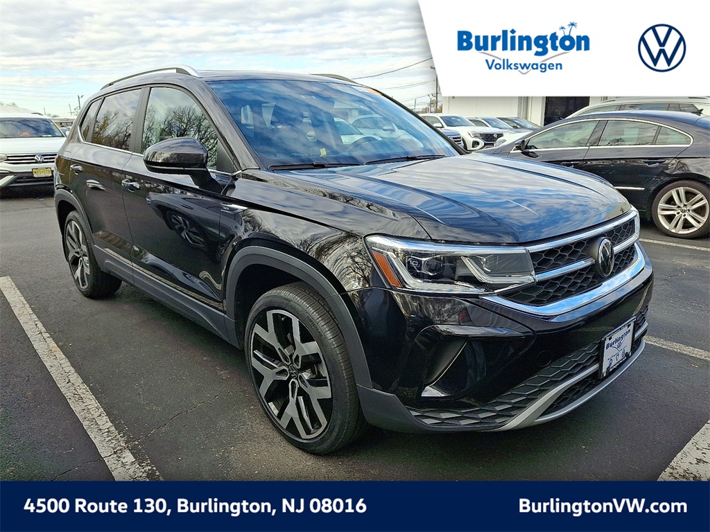 2023 Volkswagen Taos SEL's photo