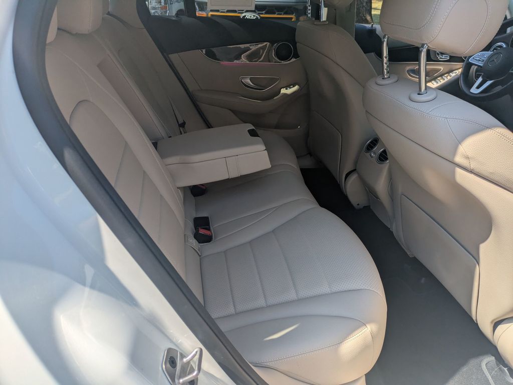 2022 Mercedes Benz GLC 300 photo 24