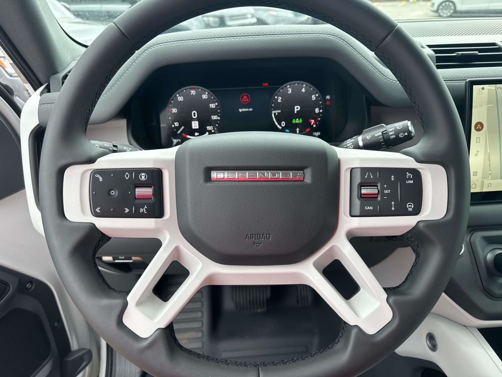 2025 Land Rover Defender 110 S photo 9