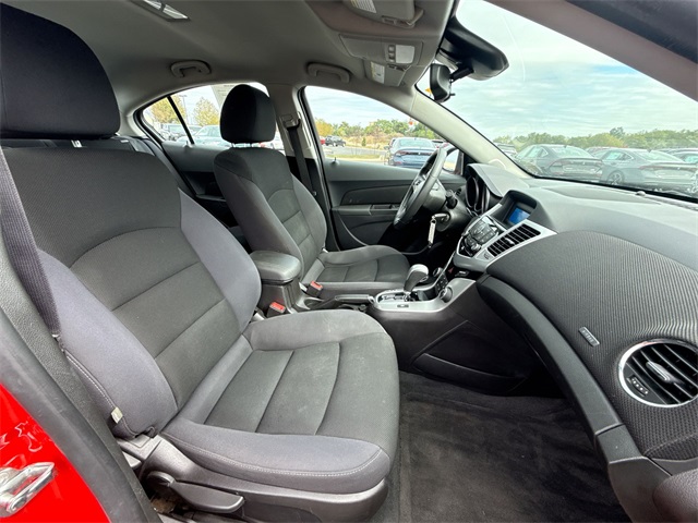 2016 Chevrolet Cruze LT photo 21