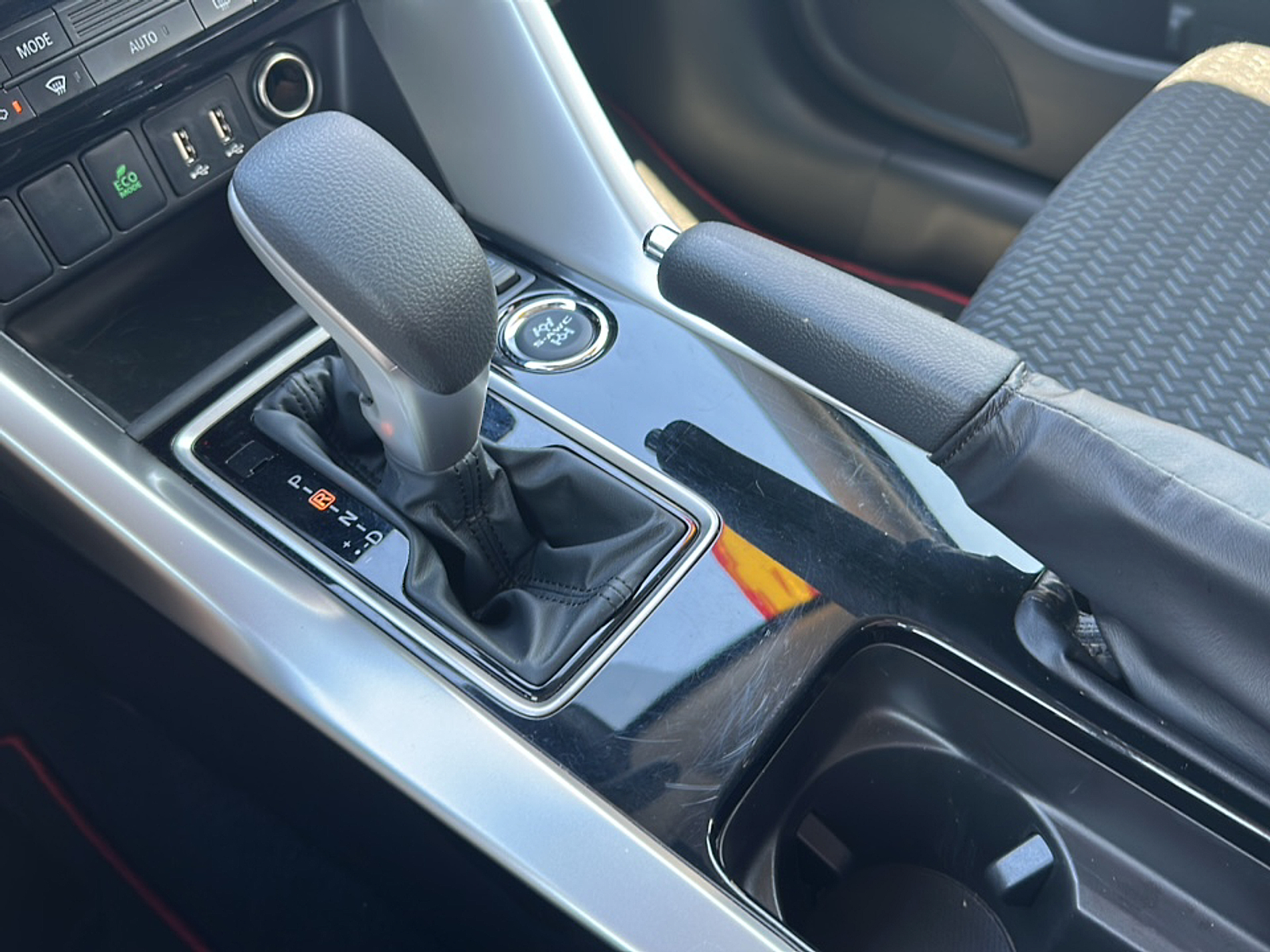 2024 Mitsubishi Eclipse Cross Ralliart photo 11