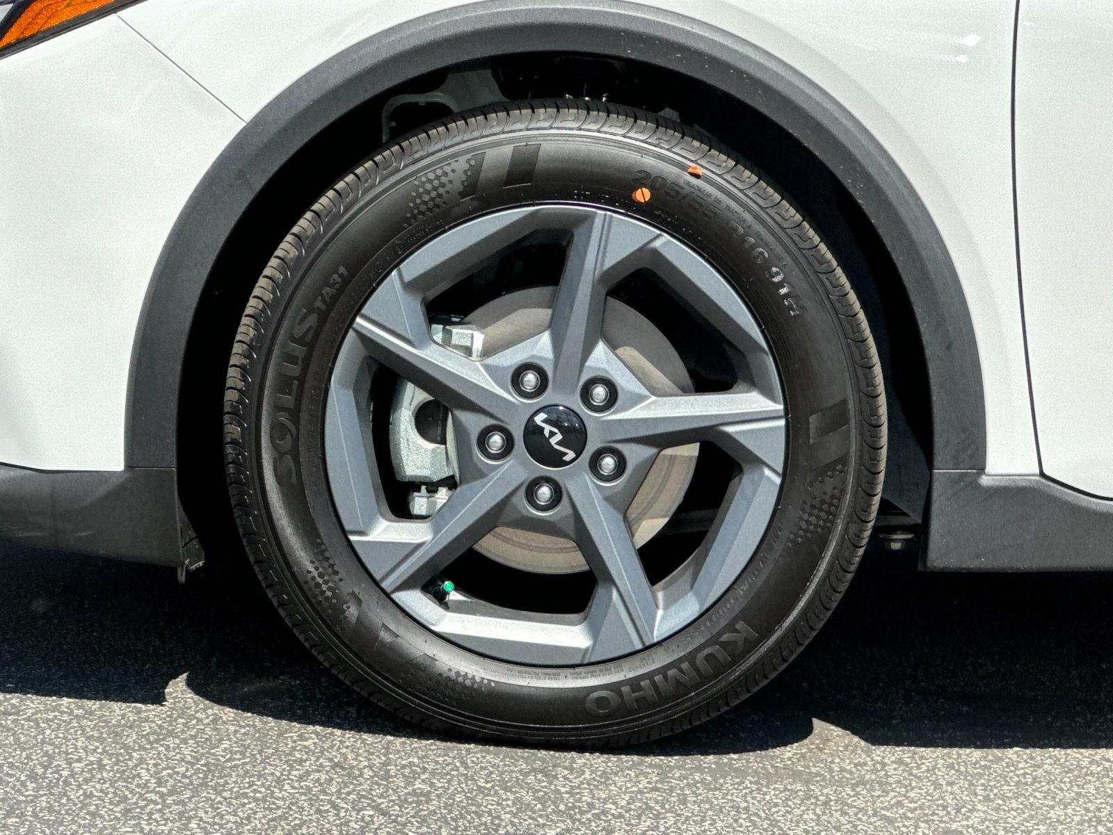 2025 Kia K4 LXS photo 29