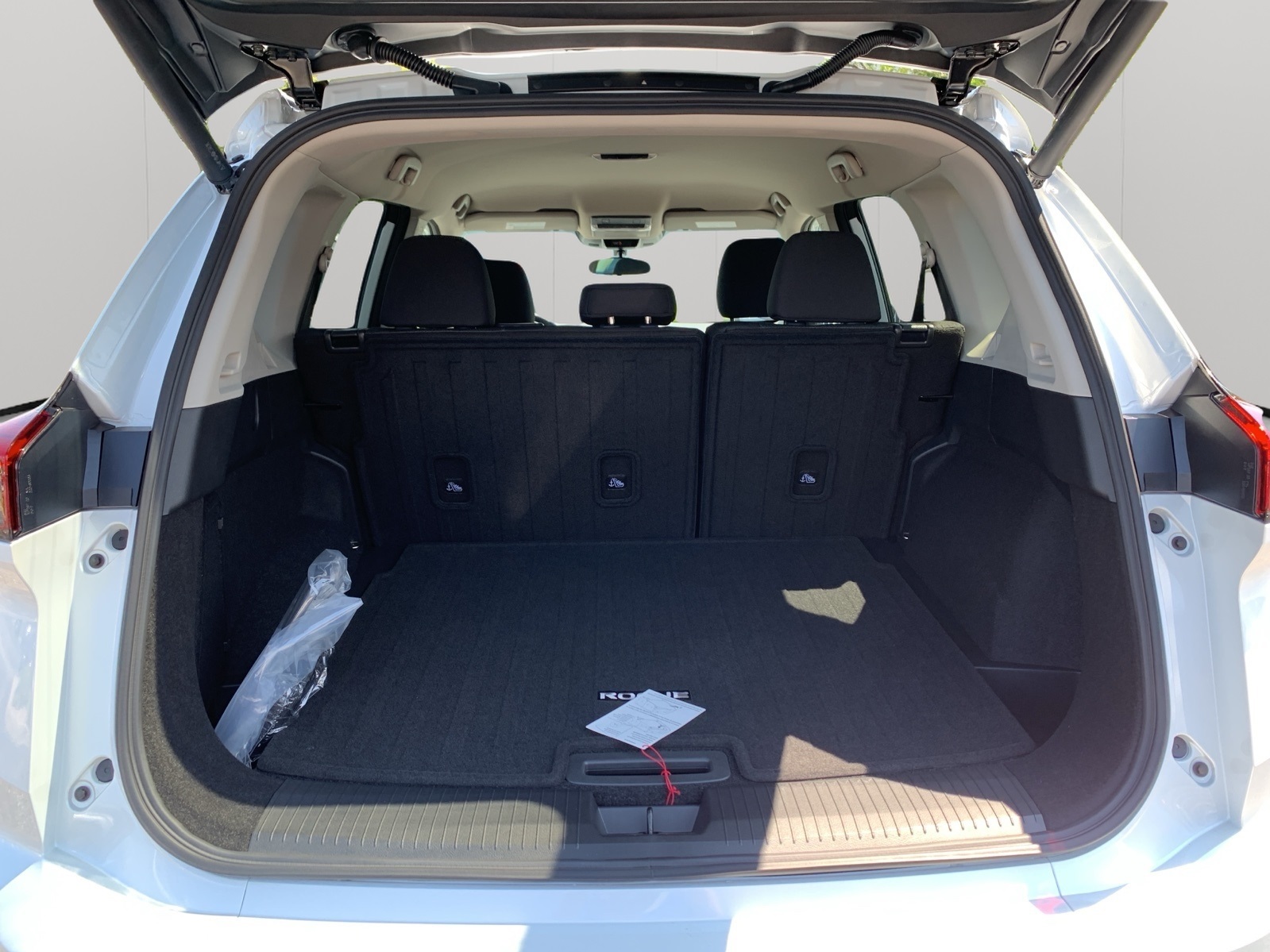 2026 Nissan Rogue SV photo 29