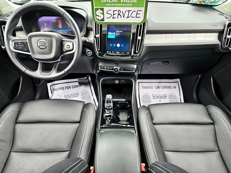 2024 Volvo XC40 Ultimate AWD photo 10