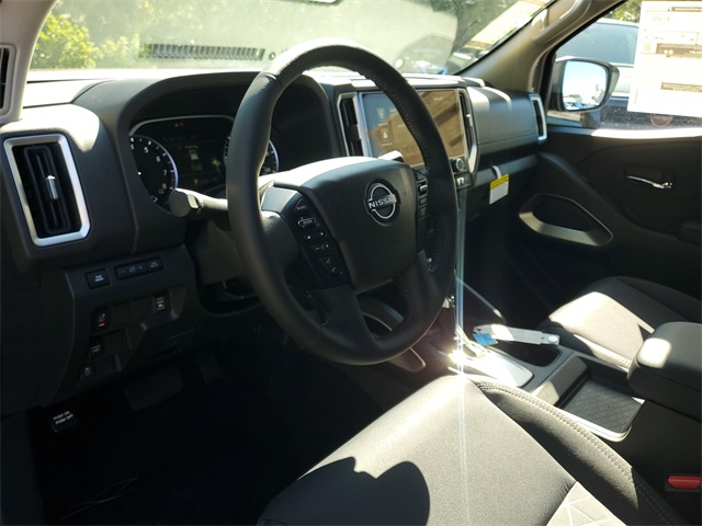 2026 Nissan Frontier Crew Cab SV photo 7