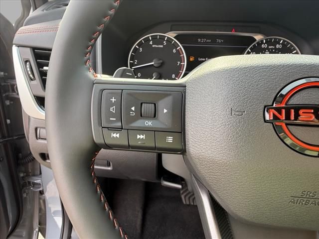 2025 Nissan Rogue SV photo 9