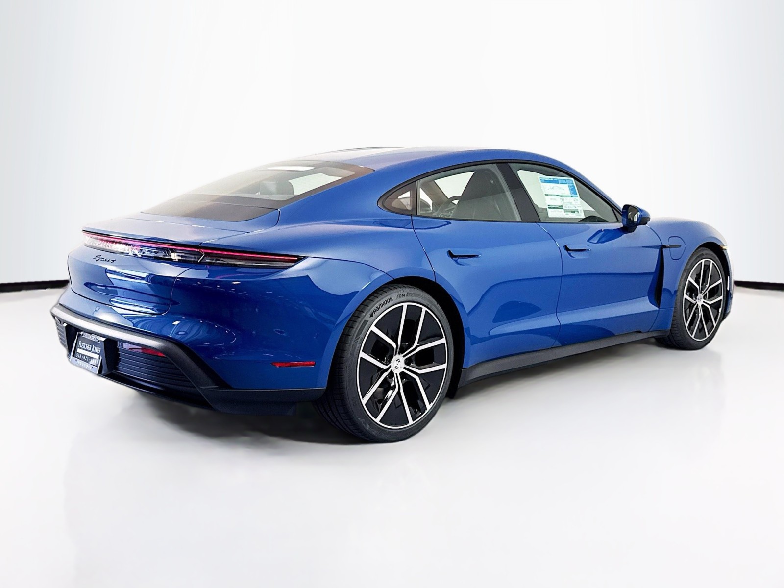 2025 Porsche Taycan photo 9