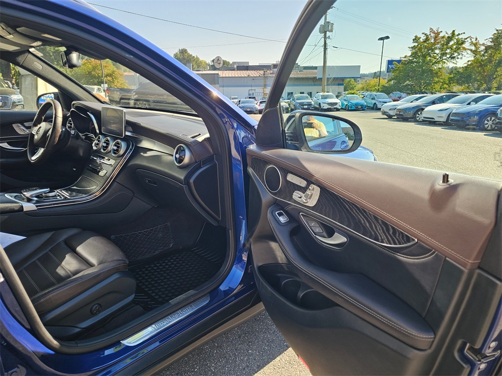 2018 Mercedes Benz GLC 300 4MATIC photo 11