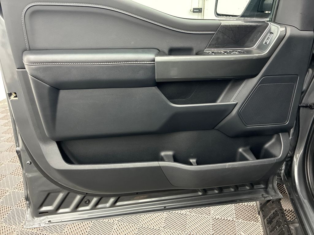 2023 Ford F-150 XLT photo 8