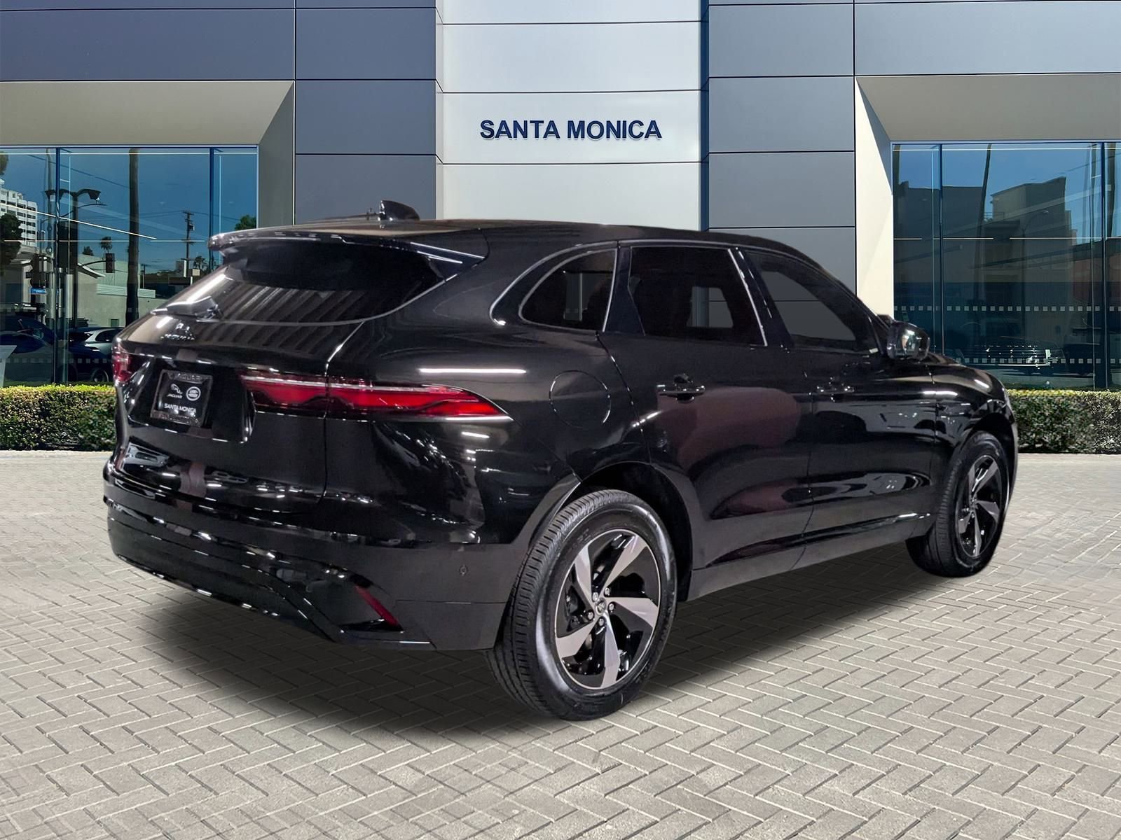 2025 Jaguar F-PACE P250 R-Dynamic S photo 2