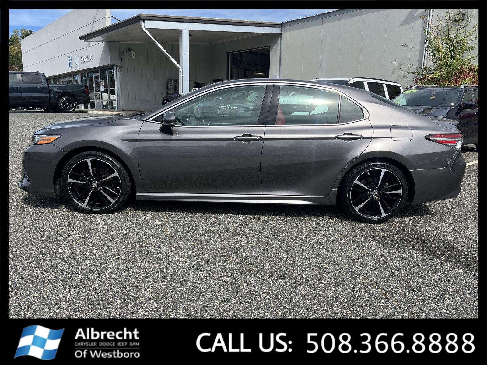 2019 Toyota Camry XSE photo 2