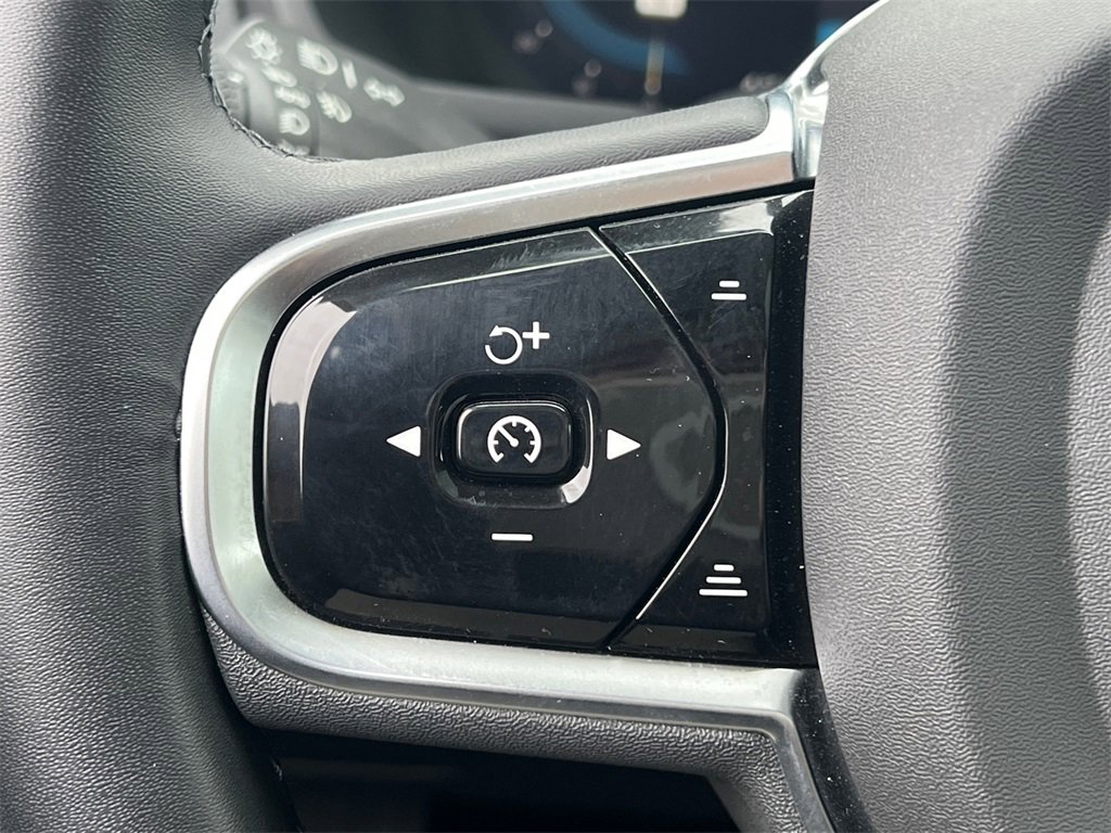 2023 VOLVO XC90 - Image 17