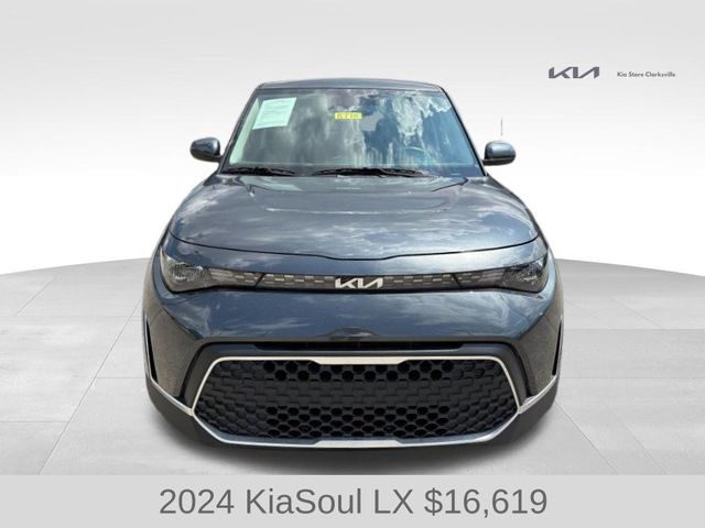 2024 Kia Soul LX photo 2