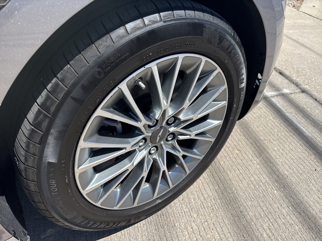 2024 Genesis G80 2.5T photo 9