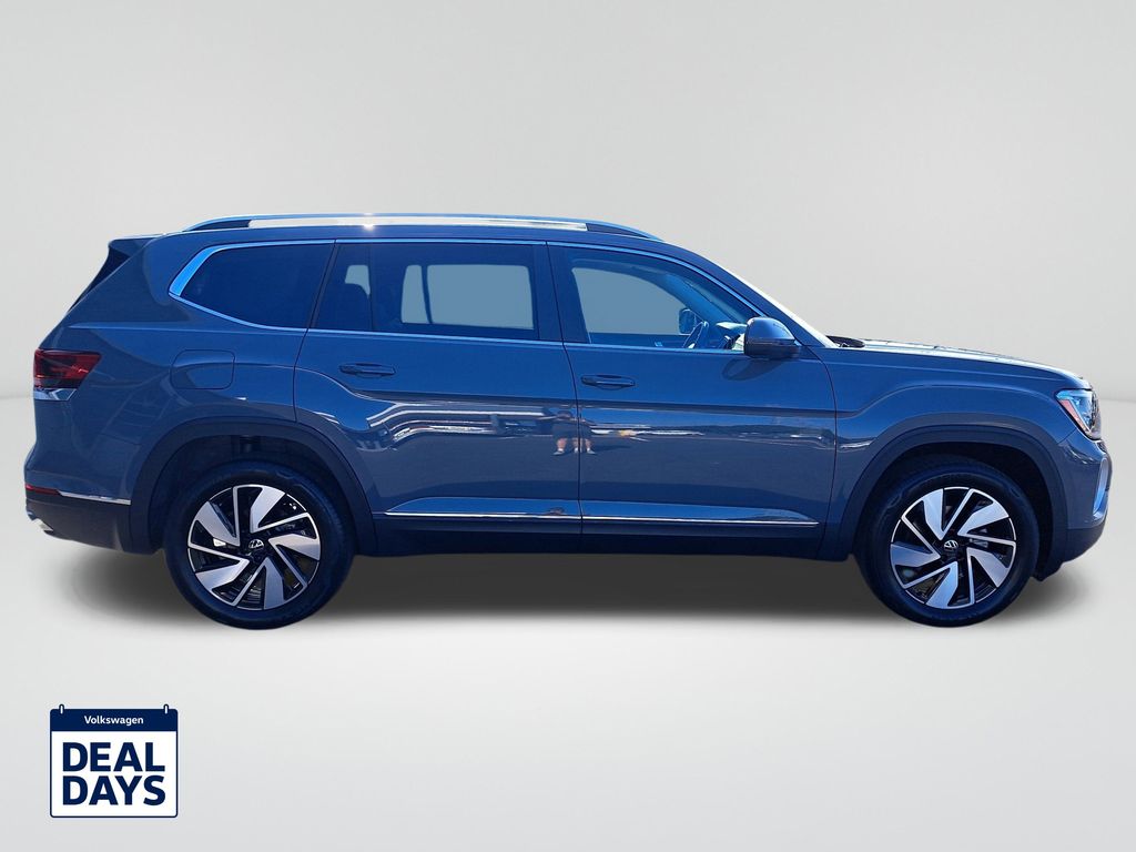 2025 Volkswagen Atlas SEL photo 2
