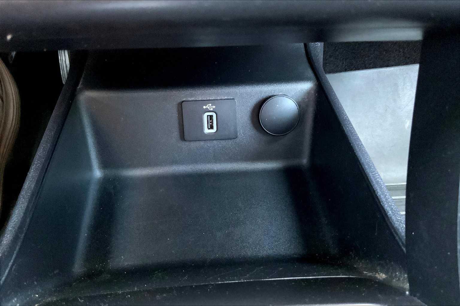 2018 Ford Fusion SE photo 28