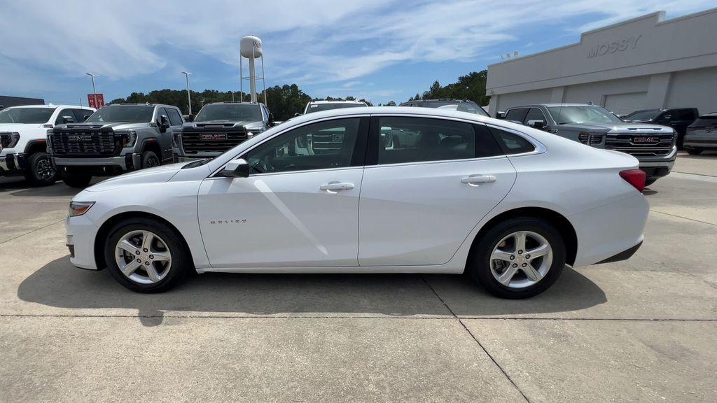 2024 Chevrolet Malibu 1LT photo 4
