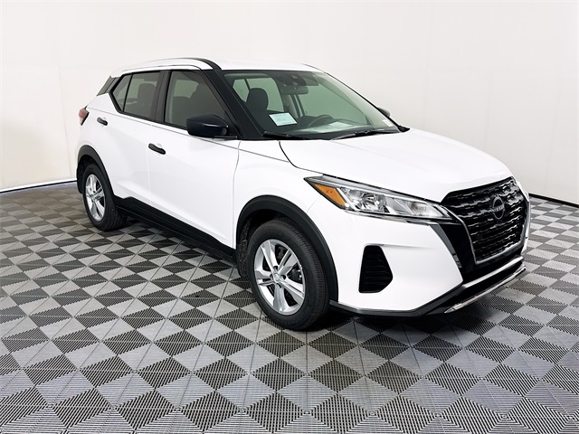 2025 Nissan KICKS PLAY Base's photo