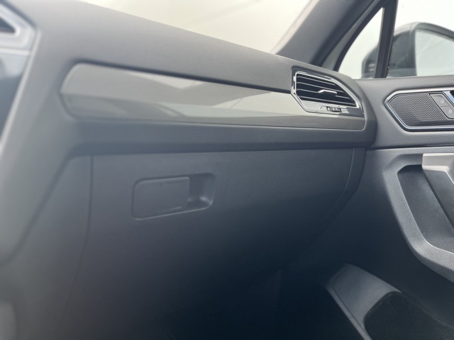 2024 Volkswagen Tiguan SE R-Line Black photo 43