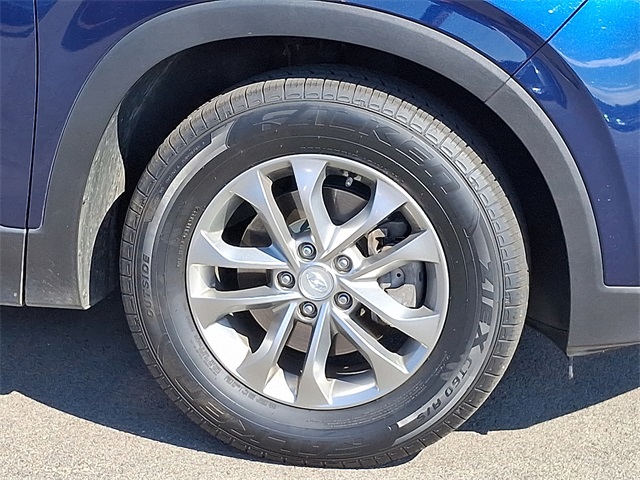 2019 Hyundai Santa Fe SE photo 7
