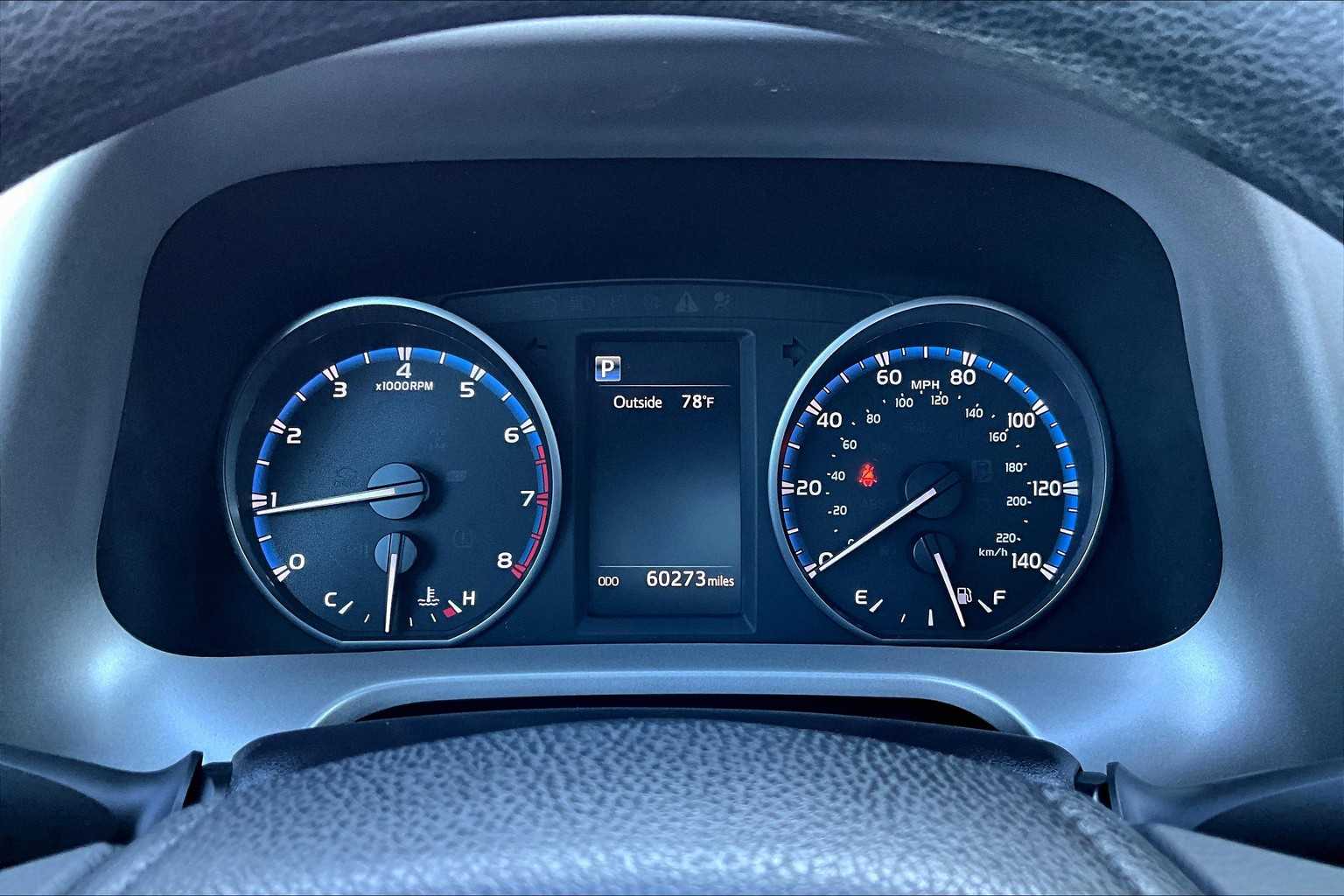 2017 Toyota RAV4 LE photo 23