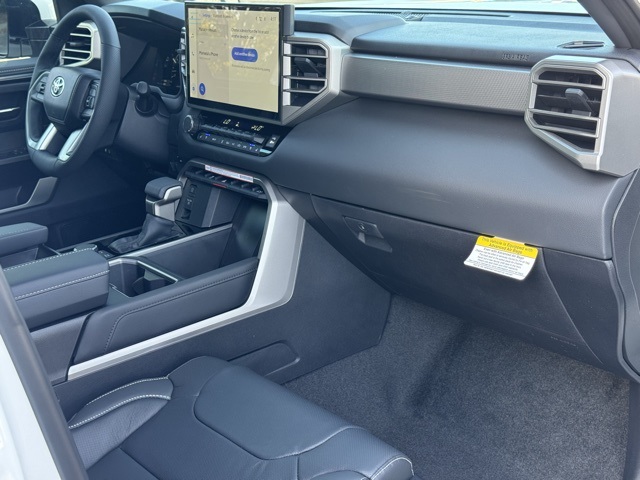 2020 Toyota C-HR XLE photo 3