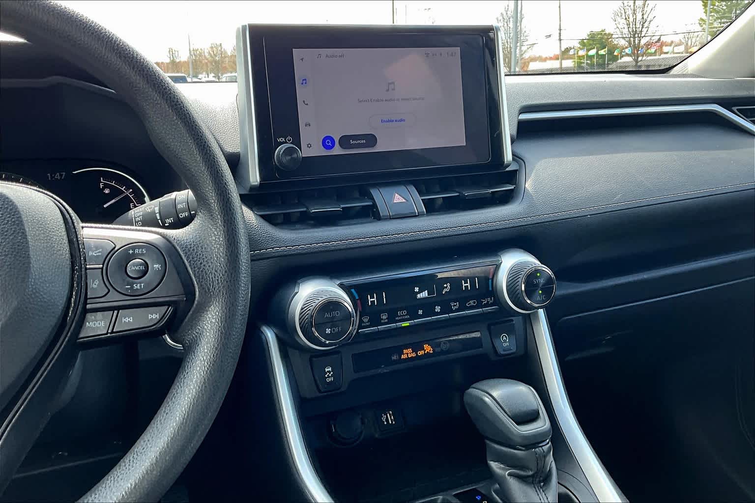 2023 Toyota RAV4 XLE photo 16