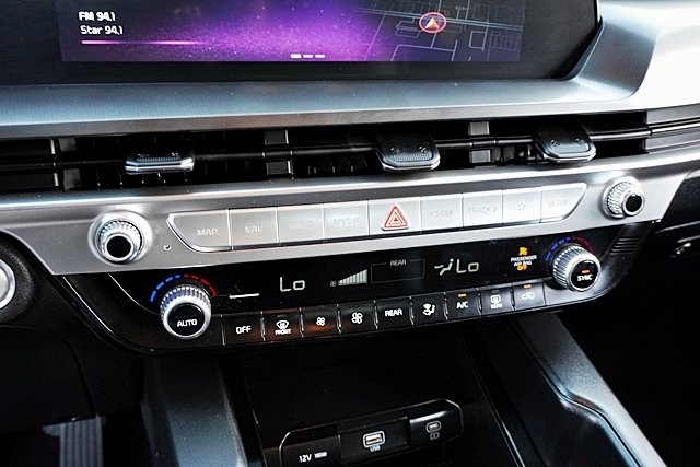 2024 Kia Telluride LX photo 26
