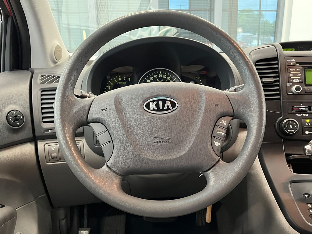 2010 Kia Sedona LX photo 17