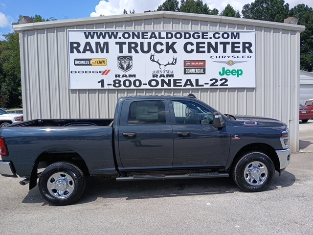 2026 Ram 2500 Tradesman photo 2