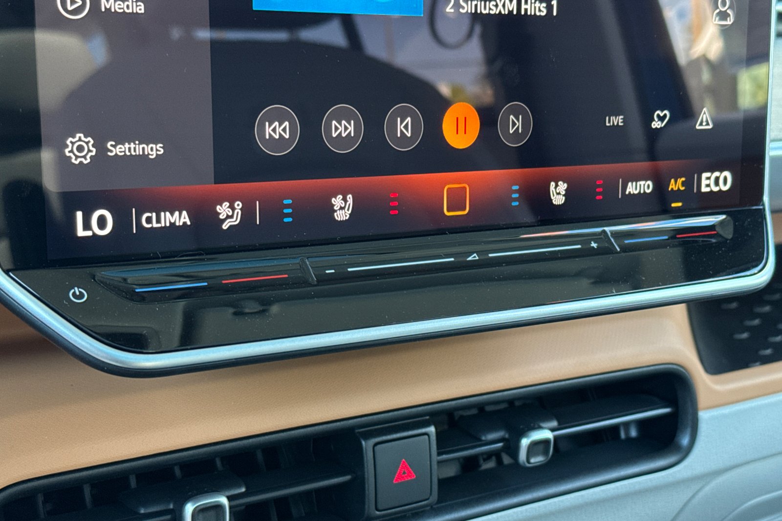 2025 Volkswagen ID. Buzz Pro Plus photo 21