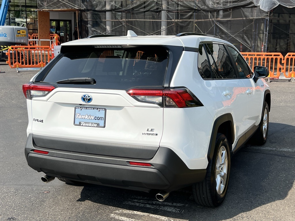 2021 Toyota RAV4 Hybrid LE photo 4
