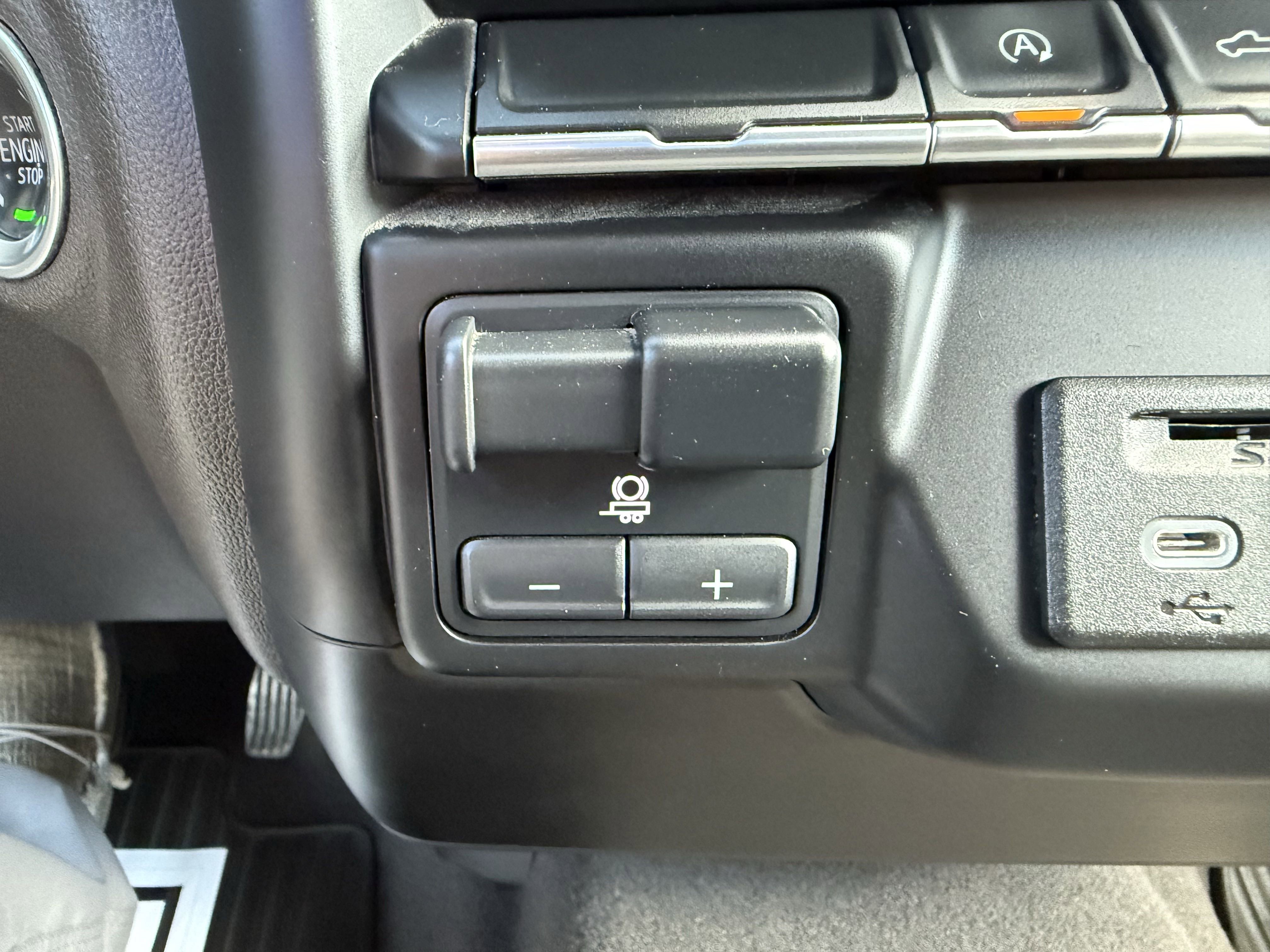 2020 Chevrolet Silverado 1500 LTZ photo 2