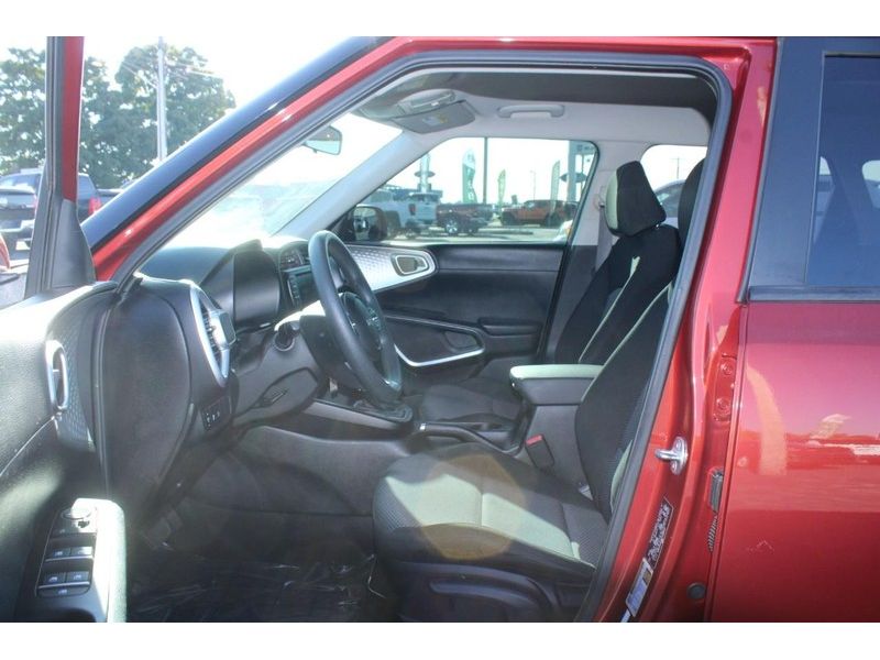 2023 Kia Soul LX photo 8