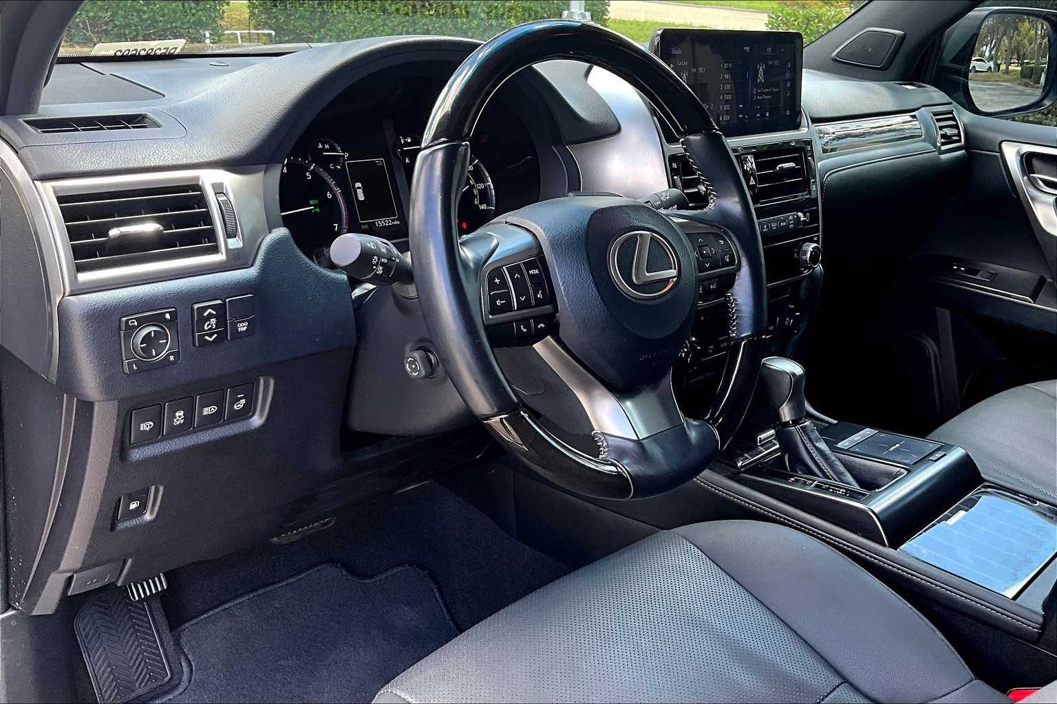 2023 Lexus GX 460 Premium photo 17