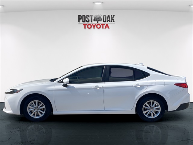 2025 Toyota Camry LE photo 5