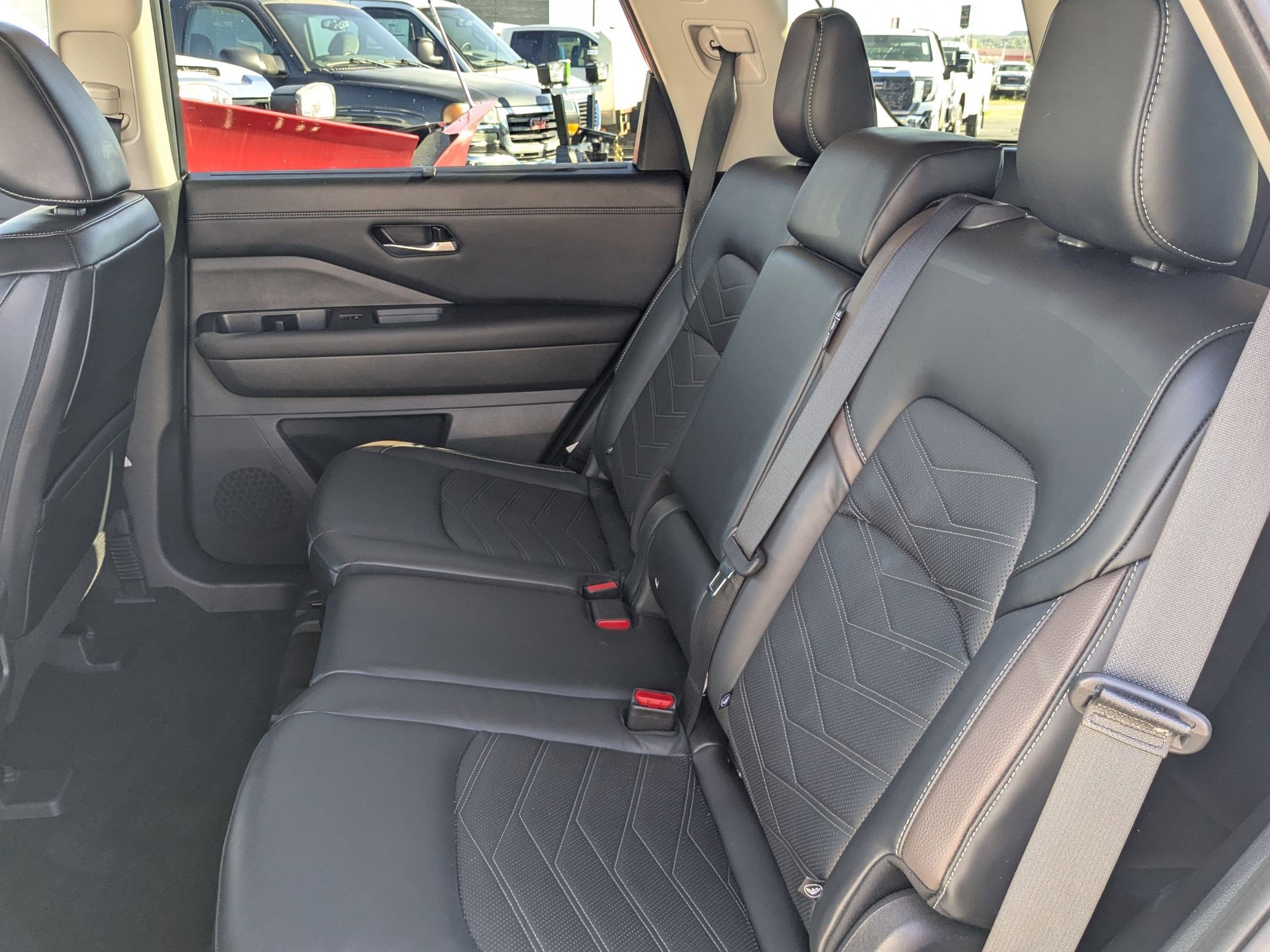 2023 Nissan Pathfinder Platinum photo 31