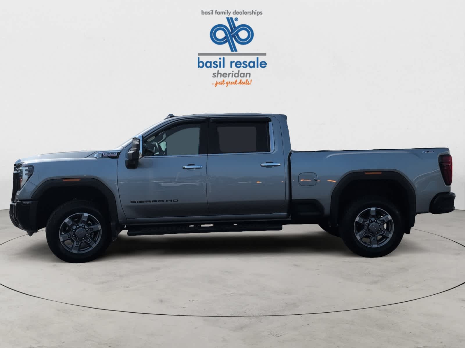 2025 Gmc Sierra HD SLT photo 3