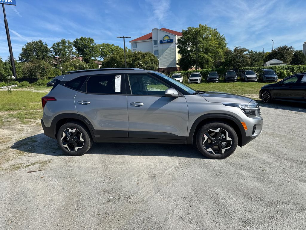 2026 Kia Seltos S photo 2