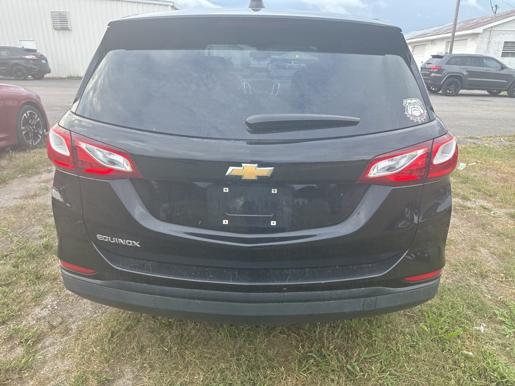2021 Chevrolet Equinox LS photo 2