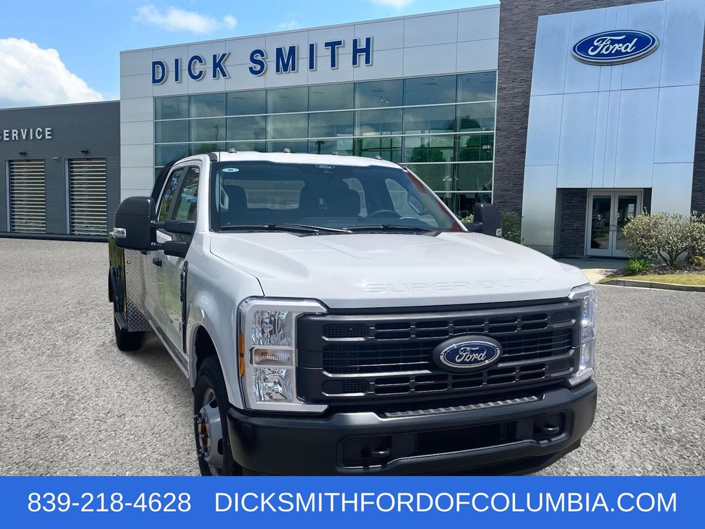 2024 Ford F-350 Super Duty Chassis Cab XL's photo