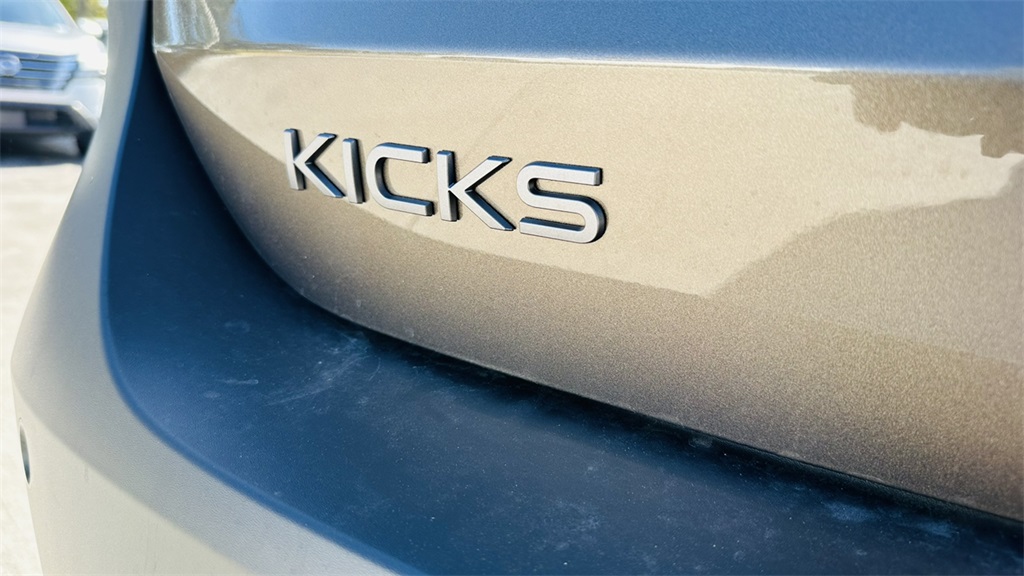 2026 Nissan Kicks SV photo 7
