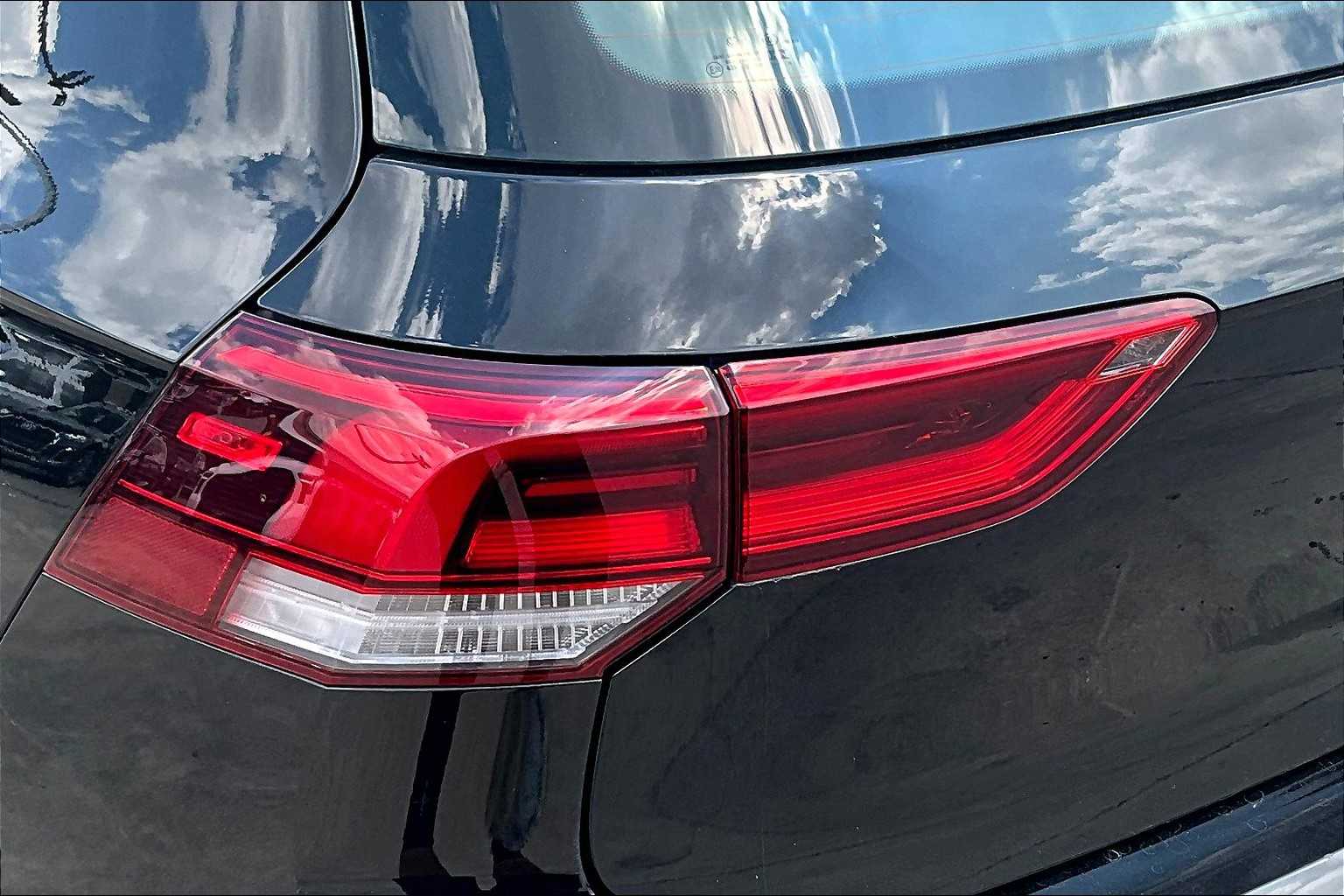 2024 Volkswagen Golf GTI S photo 28