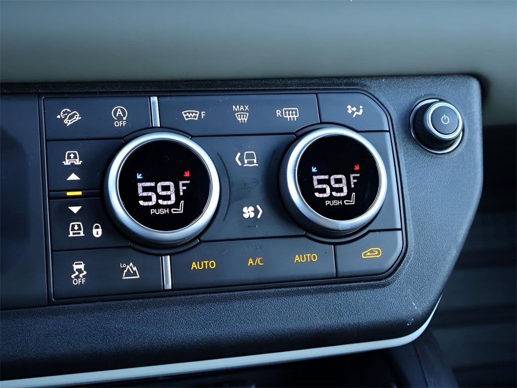 2024 Land Rover Defender 110 S photo 18