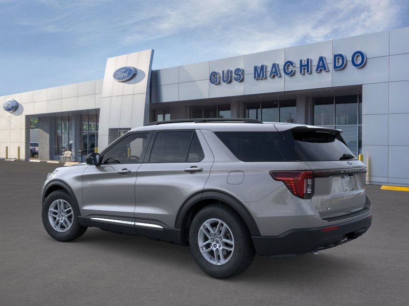 2025 Ford Explorer photo 2