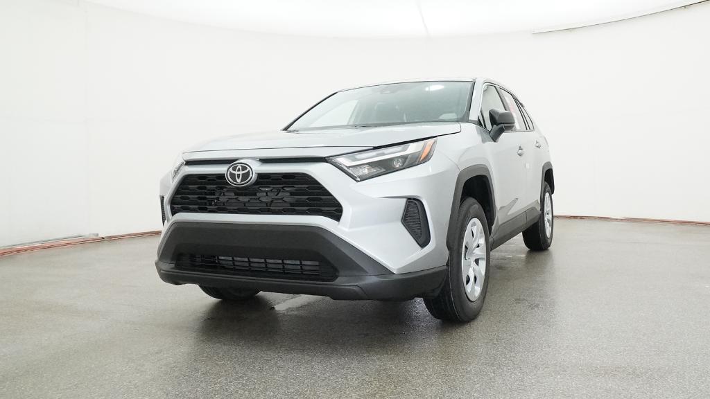 2025 Toyota RAV4 LE photo 4