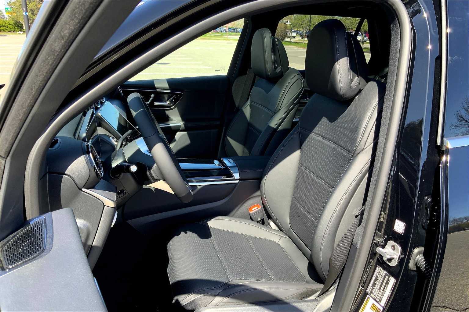 2025 Mercedes Benz GLC 300 4MATIC photo 12