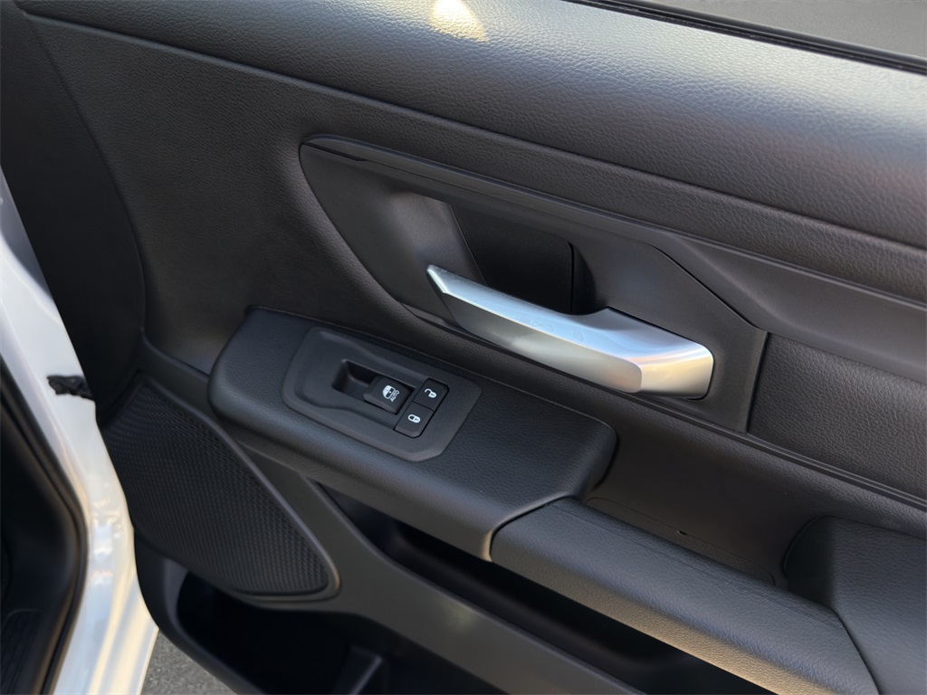 2026 Ram 1500 Tradesman photo 17