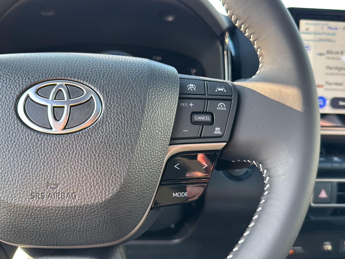 2025 Toyota Camry SE photo 19