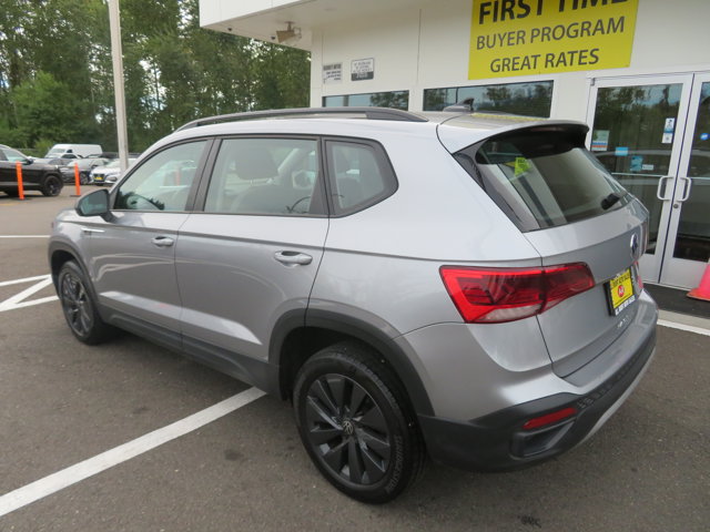 2024 Volkswagen Taos S photo 2